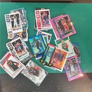 Basketball cards lot